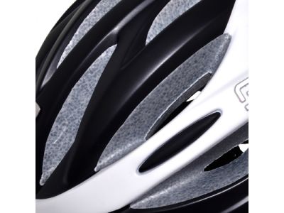 ヘルメット内の空気循環を最大限に高める為に、ベンチレーション形状や位置に研究を重ね、優れた通気性を実現しました。