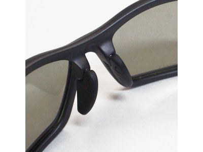 角度調整が可能なノーズアジャスト機能搭載。