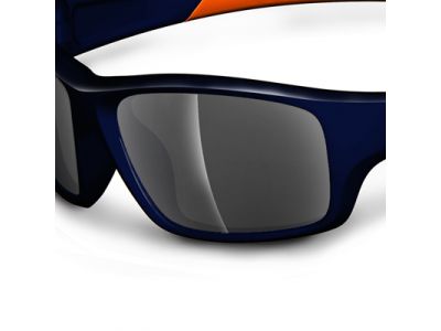 柔軟性が非常に高く、耐久性にも優れた素材。割れにくく安全性を高めています。