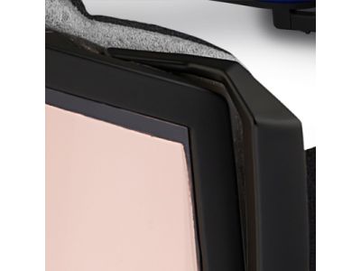 ヘルメット併用時に高いフィット性能を発揮します。