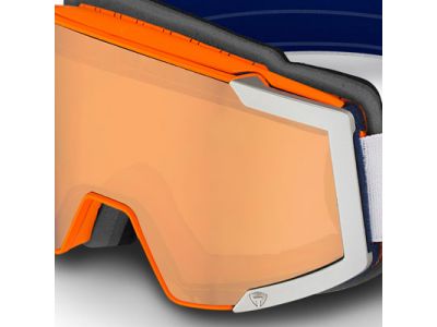 薄く、柔軟性があり、視界をシャープに映し出すナイロンレンズは、活動中の反応時間を短縮させる効果があり、レースに最適なレンズです。