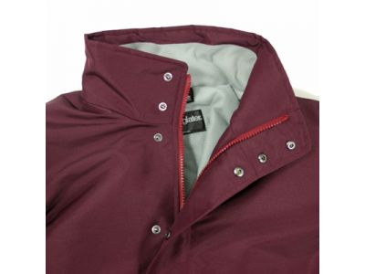 フロント部分はボタンで止めることが出来ます。