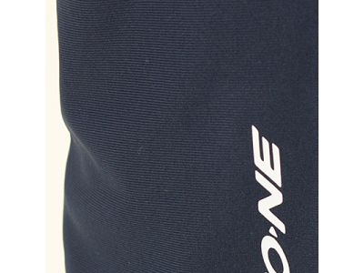 防汚加工を施してあり、表面に付着した汚れが洗濯で落ちやすい仕様になっています。