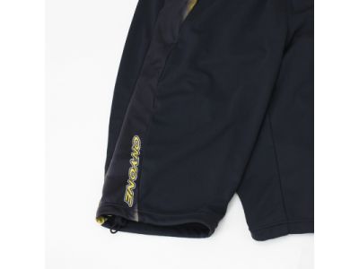 右脇にONYONEロゴプリントが入ります。