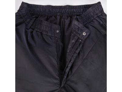 前開きで履きやすい仕様