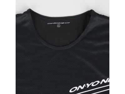 首元にストレスを感じさせない仕様