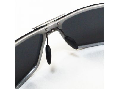 角度調整が可能なノーズアジャスト機能搭載。