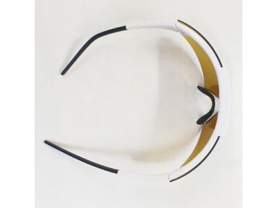 角度調整が可能な滑り止めテンプルエンド。