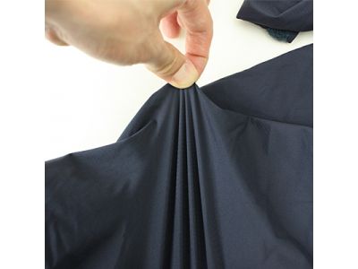 BODY素材はソフトストレッチで柔らかく、運動性に優れています。