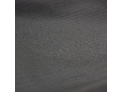 BODY素材は軽量性と防風性に優れたリップストップ素材