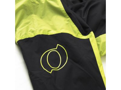 真横から見てもブランドロゴが映える入れ位置。