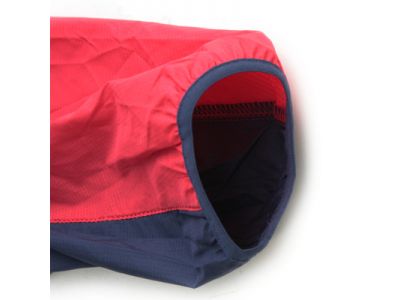 袖口はストレッチ性のあるトリミングテープを使用。運動時の袖口のバタつきを軽減します。