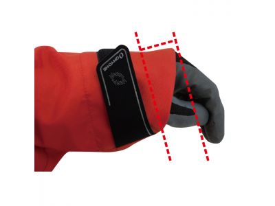 手の甲が露出しにくい袖口の形状です。