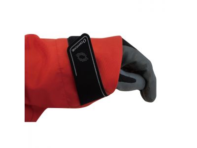 袖口はクイックロン付きタブでアジャストできます。