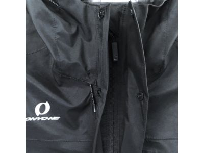 フロントはレインガーター付きで横方向からの水の浸入も防ぎます。