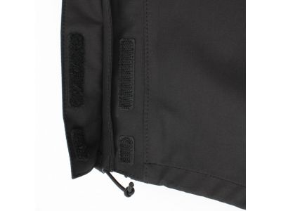 足口アジャスターコード：パンツ足口のドローコードにより裾の調整が可能。裾をフィットさせることで、雨や風の侵入を軽減。