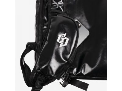 携帯が入るストラップポケット