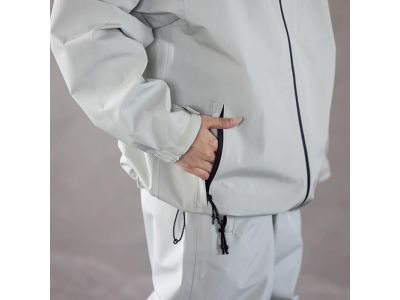 両脇にファスナーポケット。