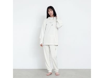 O.WHITE(260)_モデル身長：165cm/着用サイズ：L