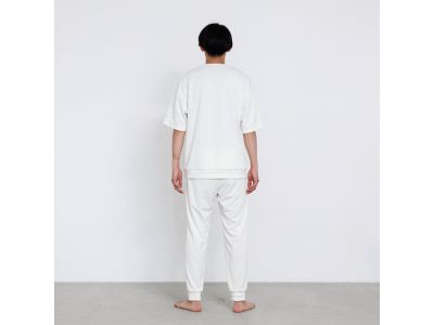 O.WHITE(260)_モデル身長：175cm/着用サイズ：Ｌ