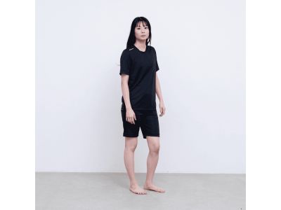 BLACK(009)_モデル身長：165cm/着用サイズ：S